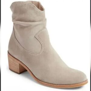 $500+ Paul Green Shilo Western Ankle Booties